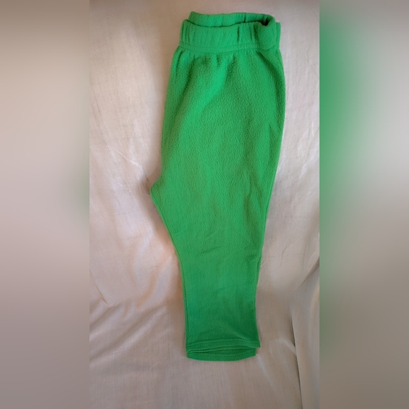 🌲 Kids’ Festive Grinch Pajama Set — Size M (8) — Excellent Condition - Picture 8 of 11